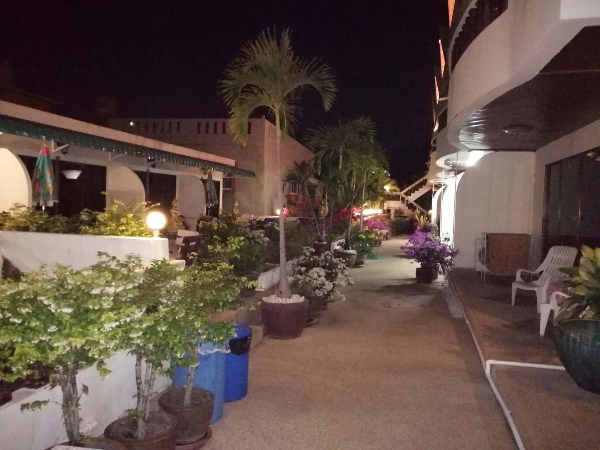 Blue Sky Residence Patong Екстер'єр фото
