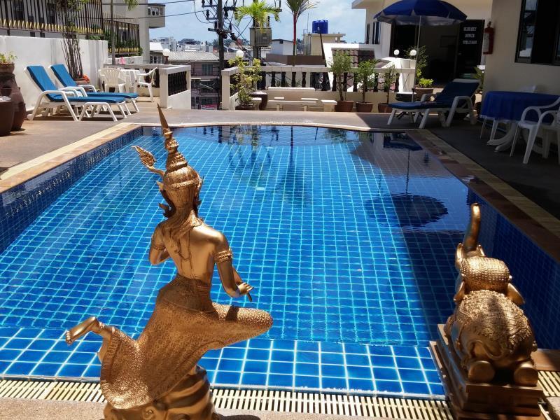Blue Sky Residence Patong Екстер'єр фото
