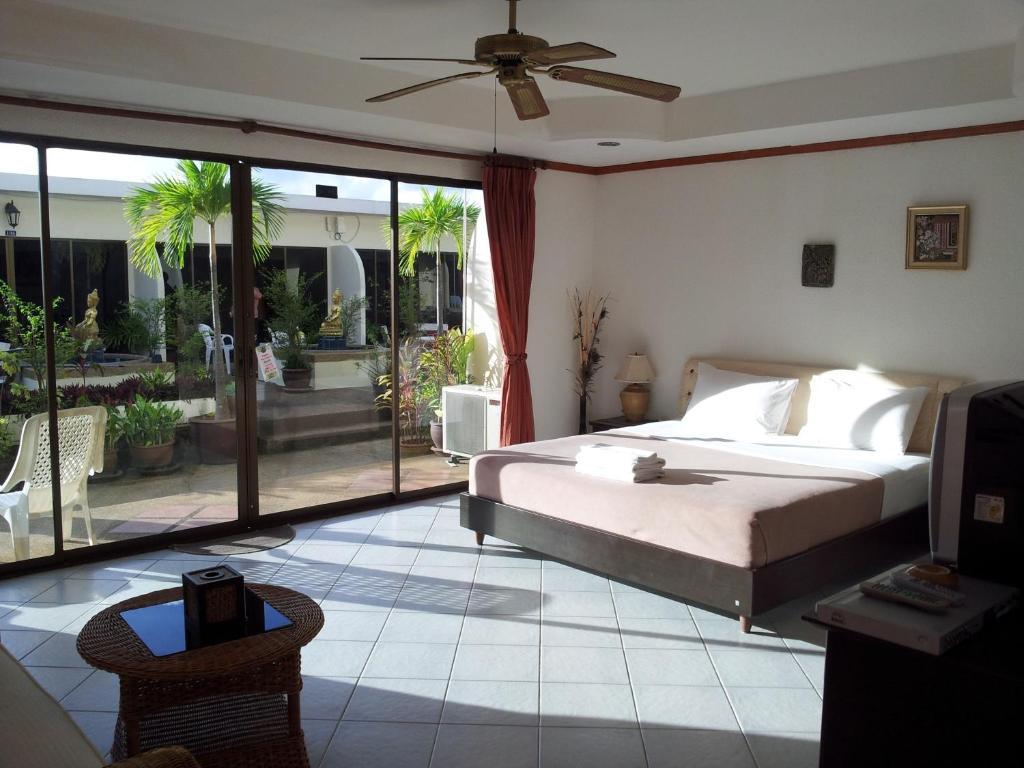 Blue Sky Residence Patong Екстер'єр фото