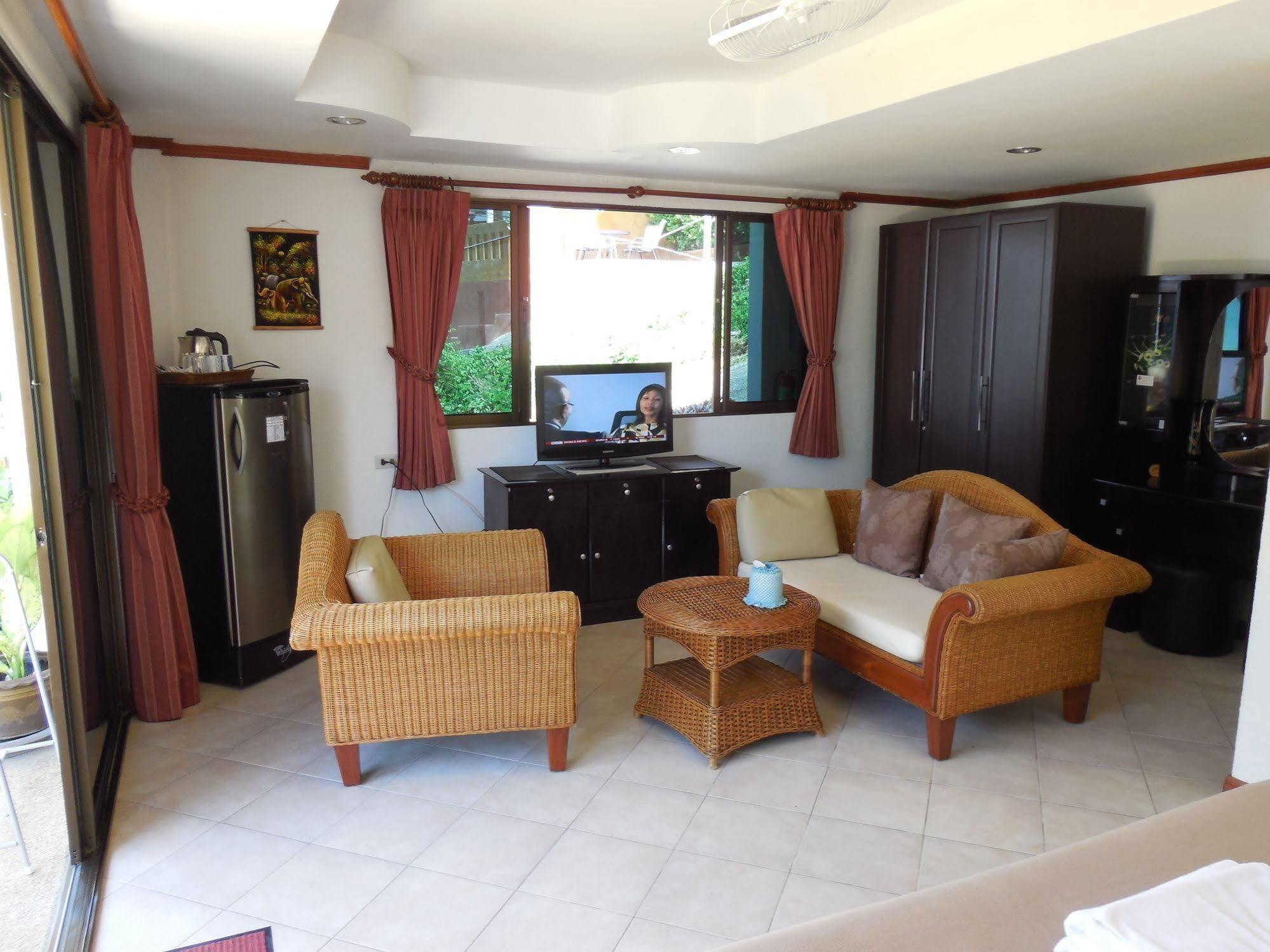 Blue Sky Residence Patong Екстер'єр фото