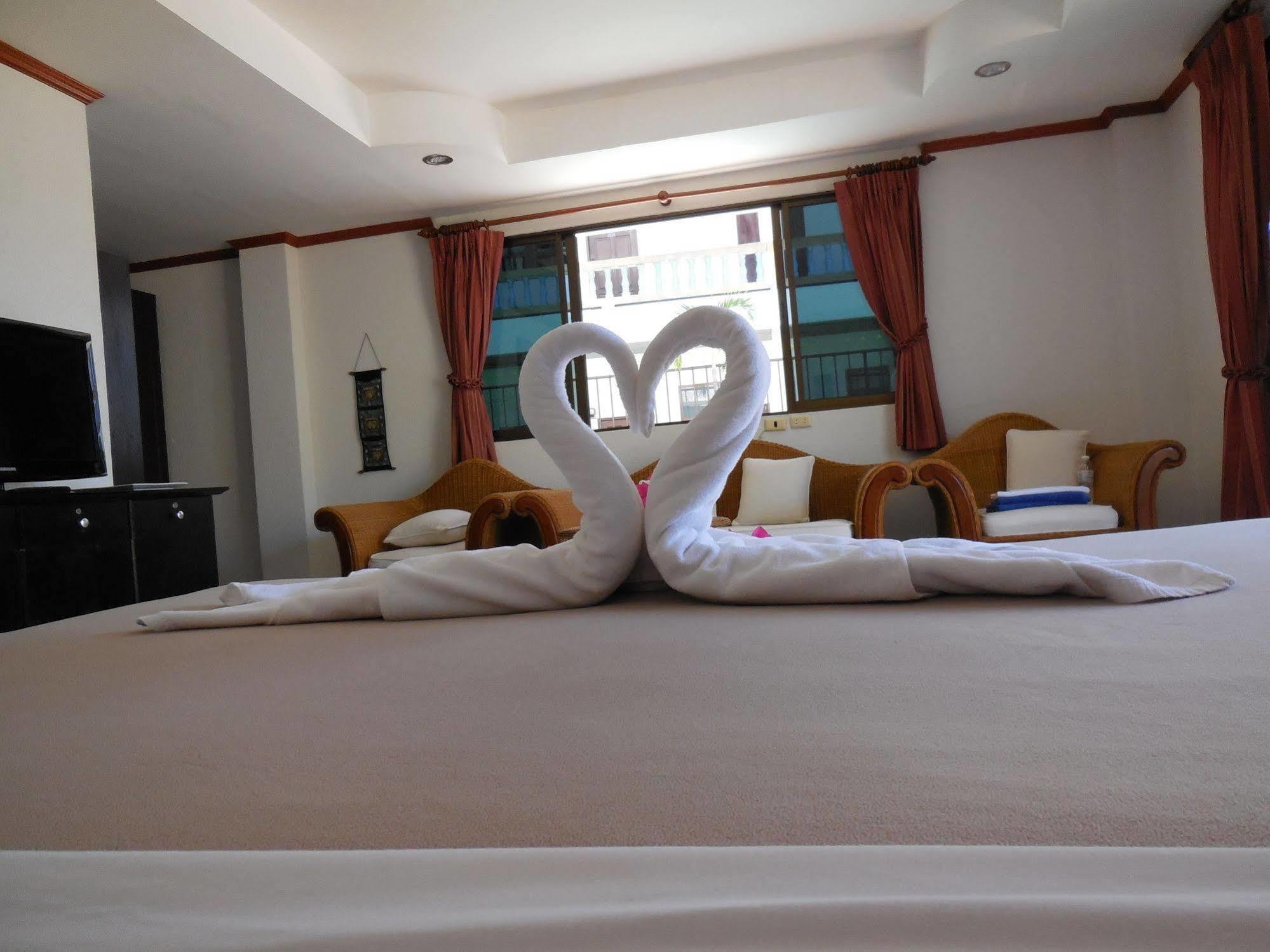 Blue Sky Residence Patong Екстер'єр фото