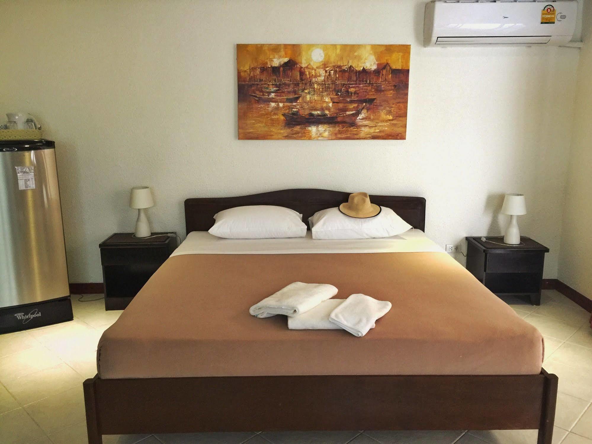 Blue Sky Residence Patong Екстер'єр фото