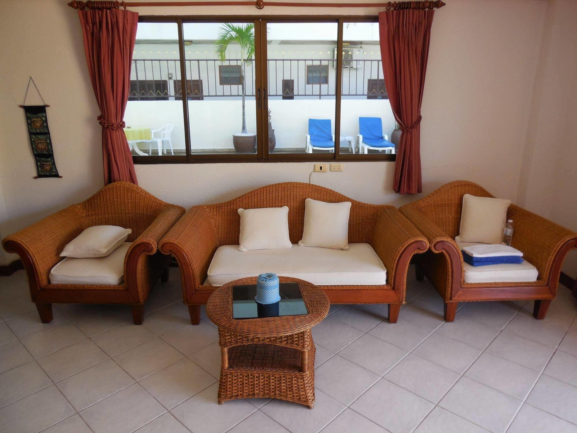 Blue Sky Residence Patong Екстер'єр фото