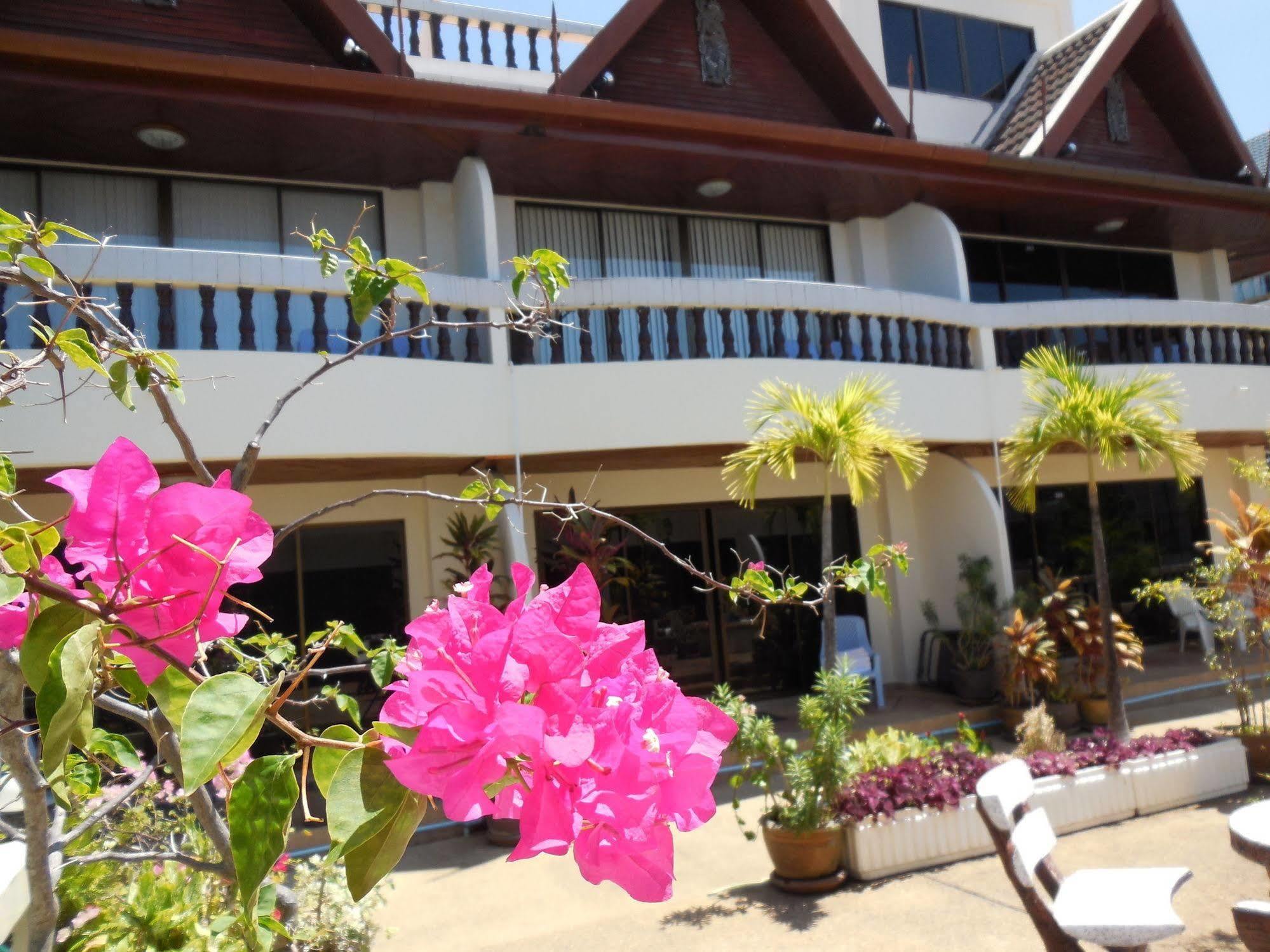 Blue Sky Residence Patong Екстер'єр фото