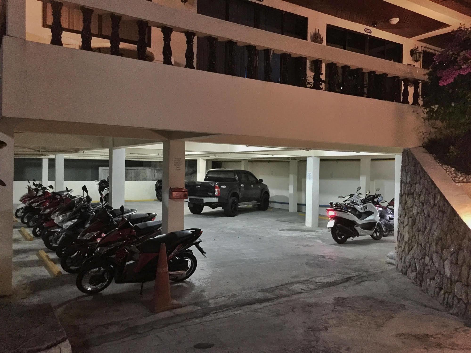 Blue Sky Residence Patong Екстер'єр фото